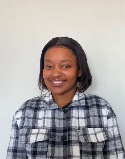 Minenhle_Receptionist